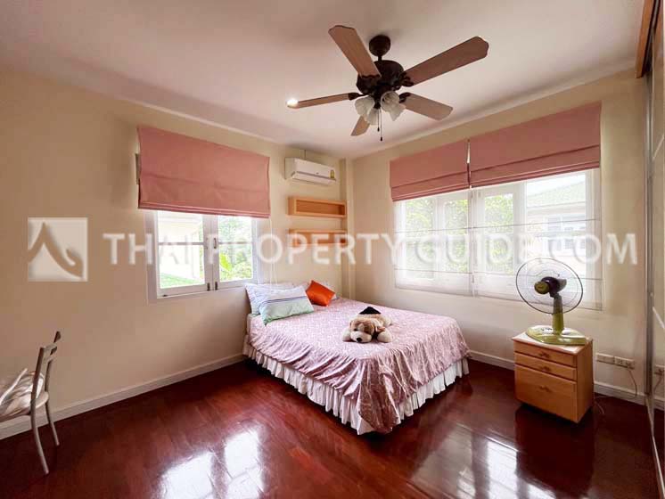House with Shared Pool in Sukhumvit 